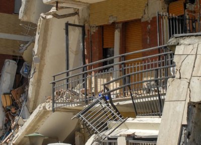 ​一旦发生地震，我们在住的高层建筑防震吗？