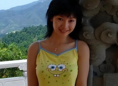 ​柳岩早期照罕见流出，衣服上全是亮点，她再次成为了焦点