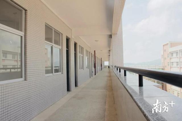 田家炳实验学校的规划（城区田家炳中学新教学楼援建项目顺利验收）(4)