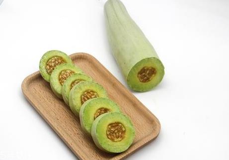 羊角蜜甜瓜怎么吃 羊角蜜甜瓜的功效与作用 羊角蜜甜瓜怎么吃 羊角蜜甜瓜的功效与作用