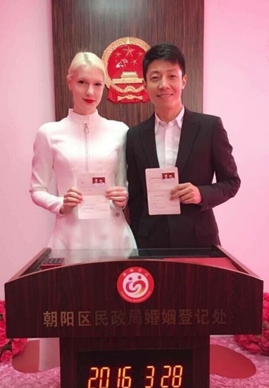 撒贝宁妻子李白是二婚? 她对中国对中国男人是真爱