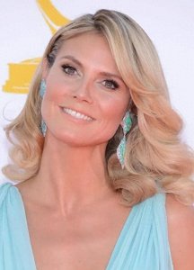 ​顶级维密模特！海蒂·克鲁姆，真乃世界级尤物！