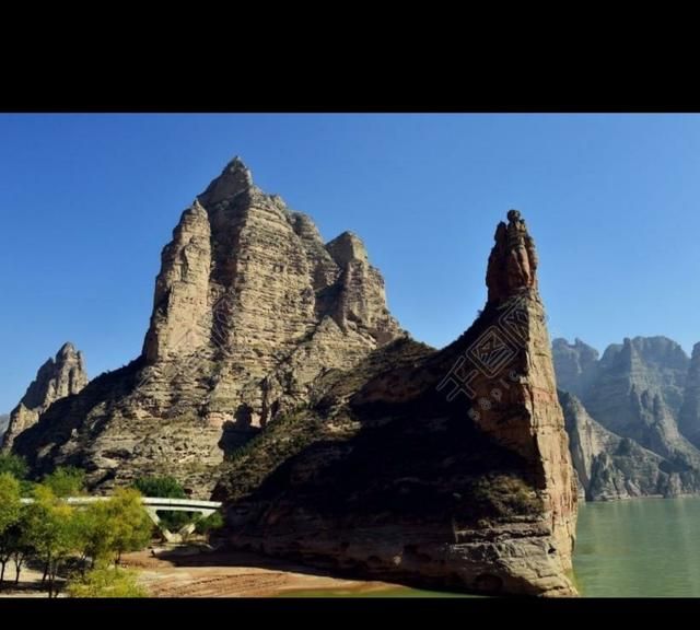 石林在哪里，黄河石林景区位置在哪里？图5