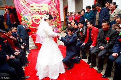 ​农村讲究“女大一不是妻，女大三抱金砖”，为啥大一岁不能娶？