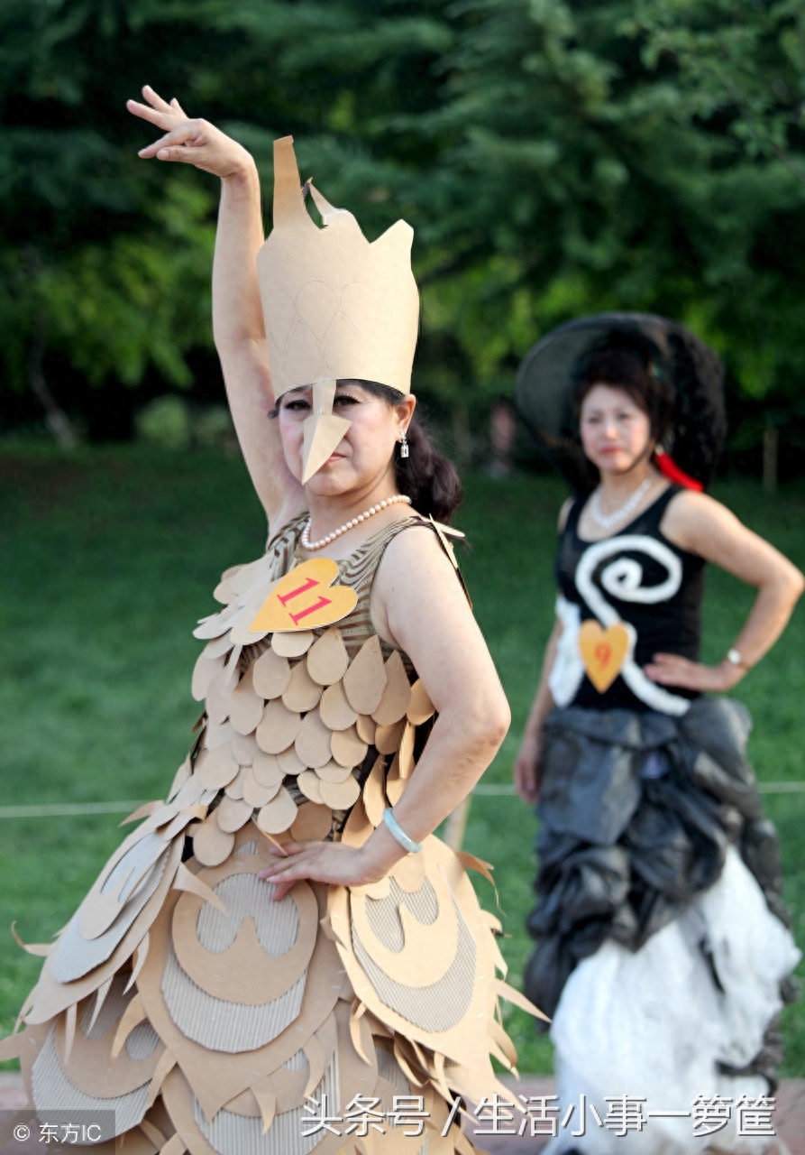 盘点各类“环保达人”用废弃材料制作服装 造型新颖有创意