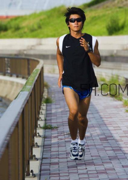 跑步时间多长合适？跑步用什么鞋？