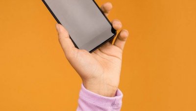 ​红米手机长时间不充电开不了机怎么办 红米手机电池充不进电