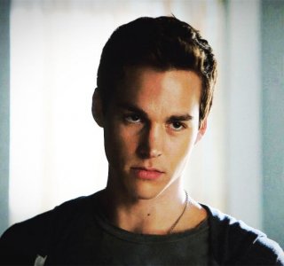 ​《吸血鬼日记》Kai Parker将加盟《超级少女》第二季