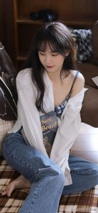 ​美女壁纸第277期——优雅风姿如画境，婉约轻盈似云烟