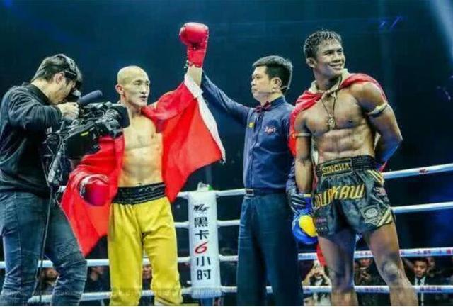 武林风一龙现在的比赛（谁才是武林风的一哥）(2)