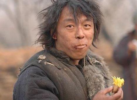 都饰演乞丐，黄渤的可怜，周星驰的经典，看到杨颖：不是来搞笑的