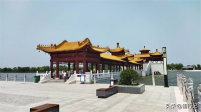 ​陕西大荔县的南湖，夏季戏水的好去处，被当地称为“小三亚”