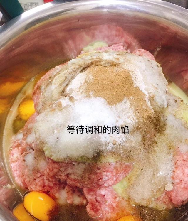 农村婆婆炸莲夹,别傻傻只裹面糊,多加一样“它”金黄又酥脆!