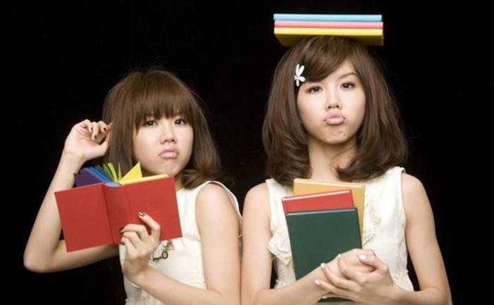 by2整容上瘾，那个可爱组合by2再也回不来了！