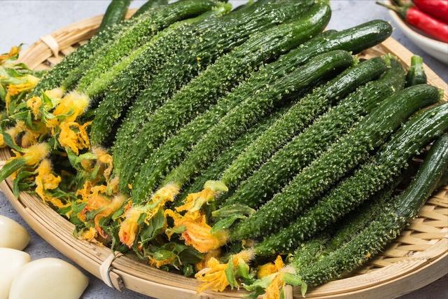 酸甜可口的黄瓜快速腌制方法（私藏20年的腌黄瓜配方）(4)