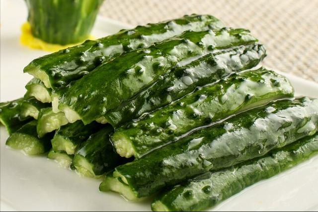 酸甜可口的黄瓜快速腌制方法（私藏20年的腌黄瓜配方）(5)