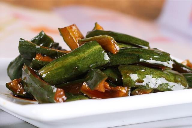 酸甜可口的黄瓜快速腌制方法（私藏20年的腌黄瓜配方）(8)