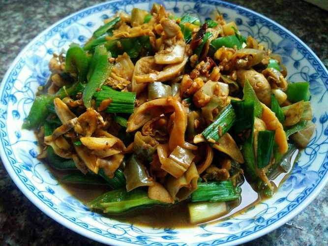 河蚌如何做得好吃(河蚌最好吃的做法)