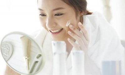 ​每天涂防晒真的对皮肤好吗(涂防晒后需要用卸妆水吗)