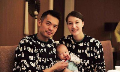 ​林丹和谢杏芳同框现身，一个小细节表明，林丹还是很在乎谢杏芳