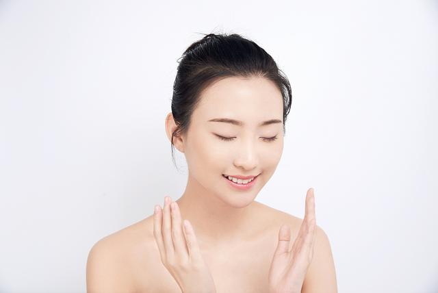 敷面膜的最好时间是什么时候（敷面膜最佳时间表）(6)