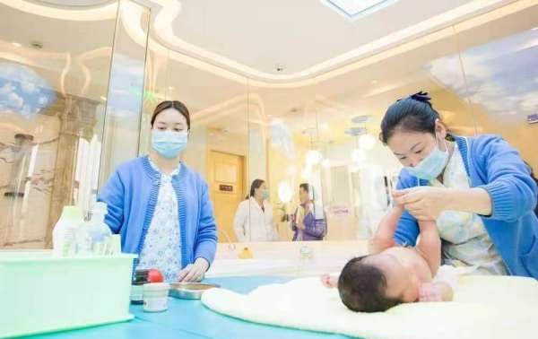 月子中心和月嫂的区别,产后去月子中心还是请月嫂到家里图3