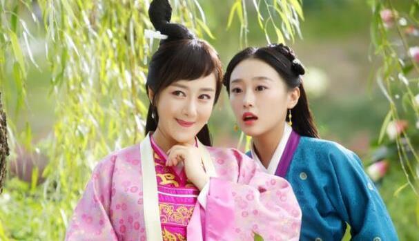 叶璇狗咬事件再度翻出，李依晓近年频繁“换脸”是因为容貌受损？