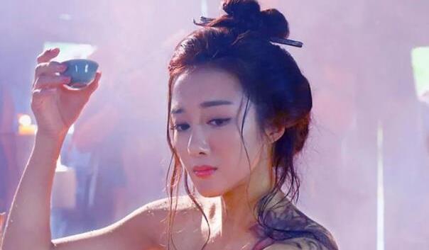 叶璇狗咬事件再度翻出，李依晓近年频繁“换脸”是因为容貌受损？