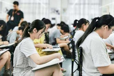 ​艺考费用大概多少钱啊，艺考培训机构费用