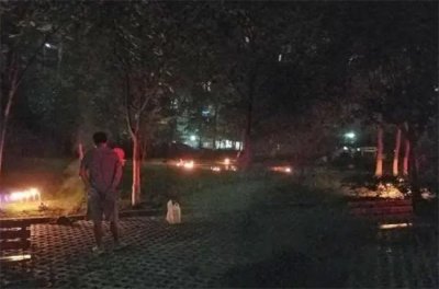 ​七月半晚上能不能在小区里走