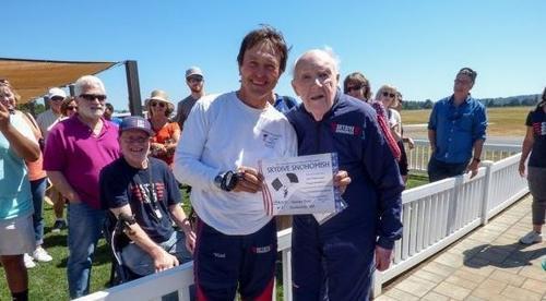 百岁老人高空跳伞庆生，还想打破世界纪录