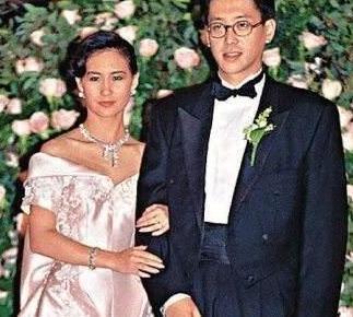 记录赌王的八卦家族