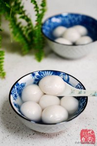​为啥包汤圆容易裂总露馅儿？原来是用错了和面的水，照着做准不裂