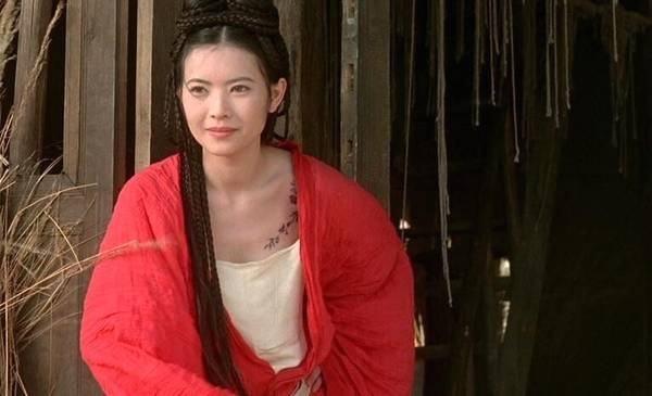 曝蓝洁瑛已去世，曾被知名男星伤害致精神失常，获成龙刘德华帮助