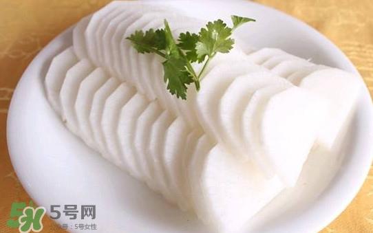 黑鱼能和萝卜一起吃吗？黑鱼能和胡萝卜同食吗