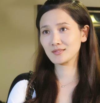 与大11岁老戏骨结婚，生孩子后立刻离婚，现前夫娶妻她却单身