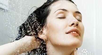 为什么不能在盐碱湖洗澡呢