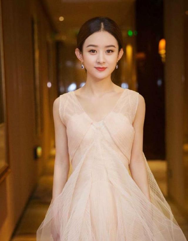 赵丽颖的父母身份曝光，父亲的职业原来是这个，让人肃然起敬