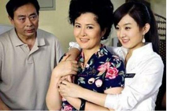 赵丽颖的父母身份曝光，父亲的职业原来是这个，让人肃然起敬