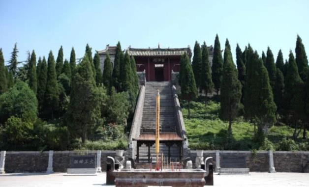 这座城市曾是多个朝代的首都，现在贫穷又落后，却变成四线城市