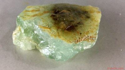 ​怎样鉴定原石是不是玉石 原石如何判断有玉石