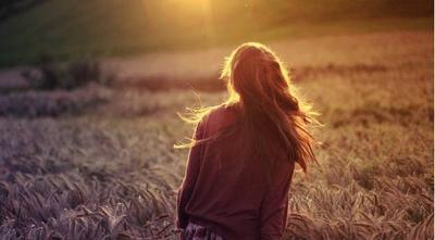 古代女子“下海系红绳，从良断青丝”，现在女孩为何这样做？