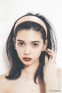 ​岛国混血甜酷女孩-爱花Erica