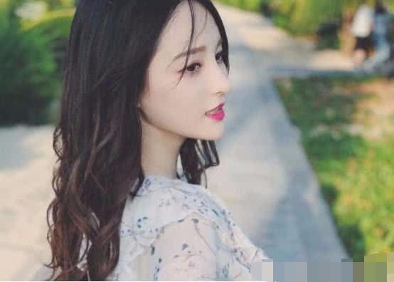 RNG成员女朋友，一个比一个耀眼，姿态的女友都可以直接出道了