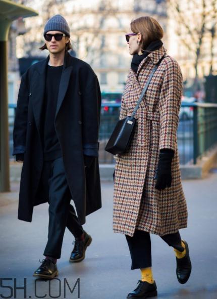 棕色格子大衣怎么搭配?棕色格子大衣搭配图片 棕色格子大衣怎么搭配?棕色格子大衣搭配图片