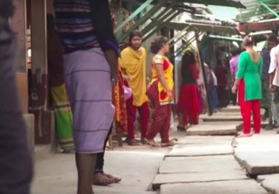 ​孟加拉妓女村的现状：20岁少女一天接待10个男人，9块钱就得开工