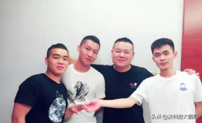 ​岳云鹏徒弟都有谁叫什么名字（德云一哥岳云鹏有仨徒弟）