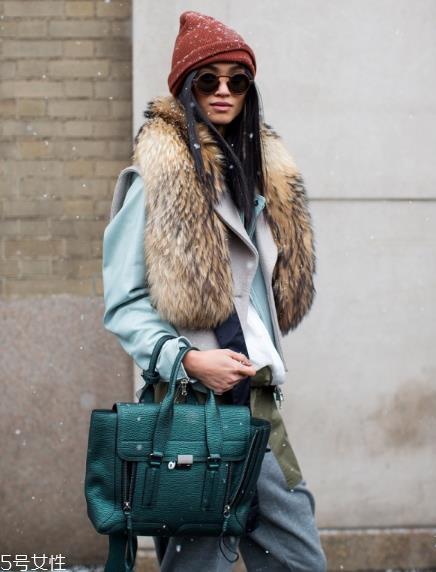 皮草披肩怎么搭配？分分钟撩倒男神