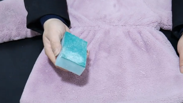 鹿皮绒自己在家能洗,麂皮绒可以手洗吗图8