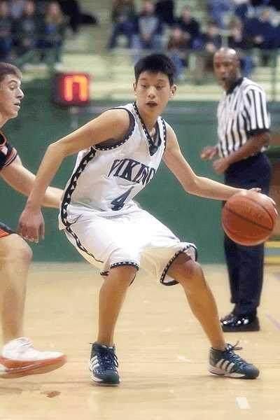 乔丹一年长高17CM，浓眉哥进NBA还在长高